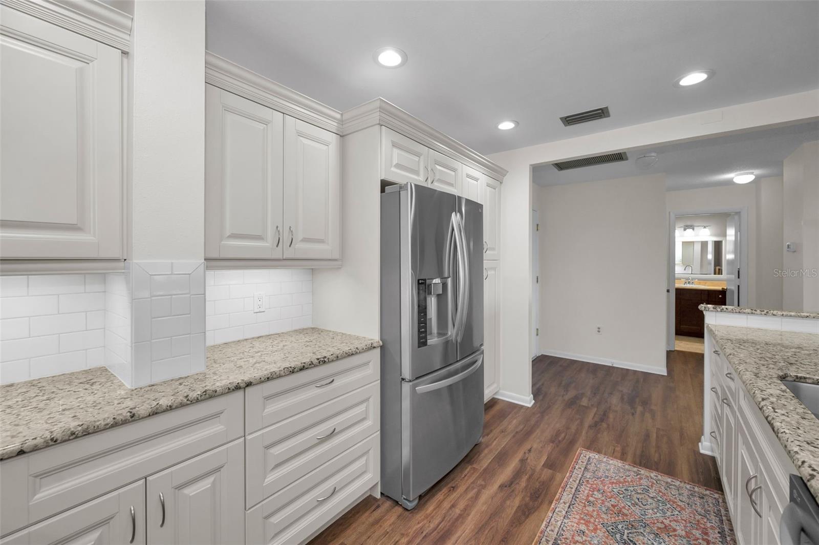 HARBOUR CLUB CONDO 3 - Residential