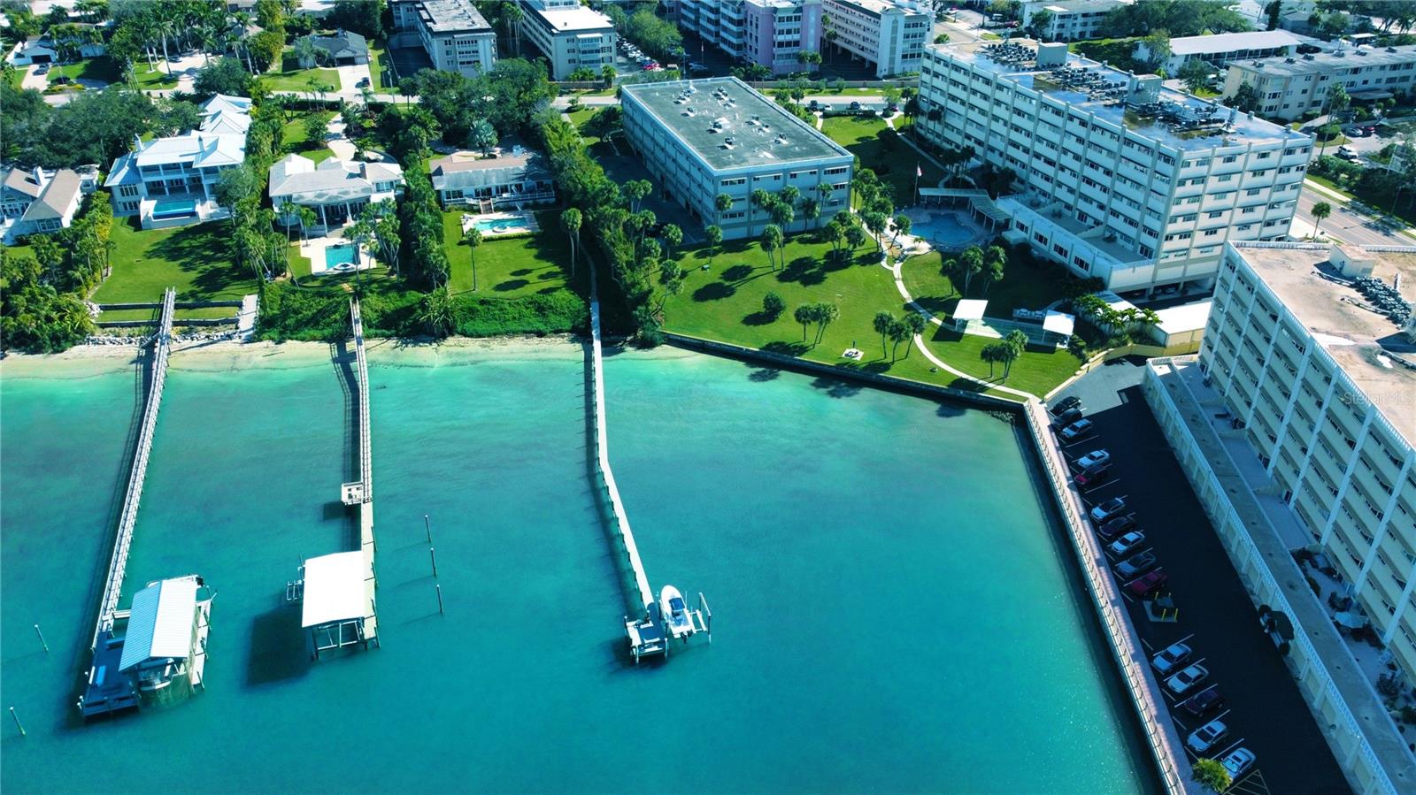 HARBOUR CLUB CONDO 3 - Residential