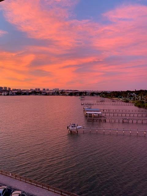 HARBOUR CLUB CONDO 3 - Residential