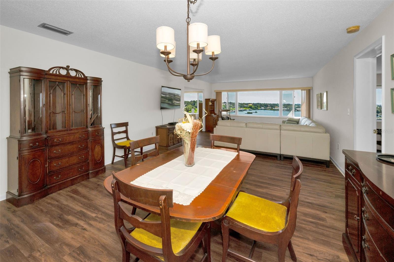 HARBOUR CLUB CONDO 3 - Residential