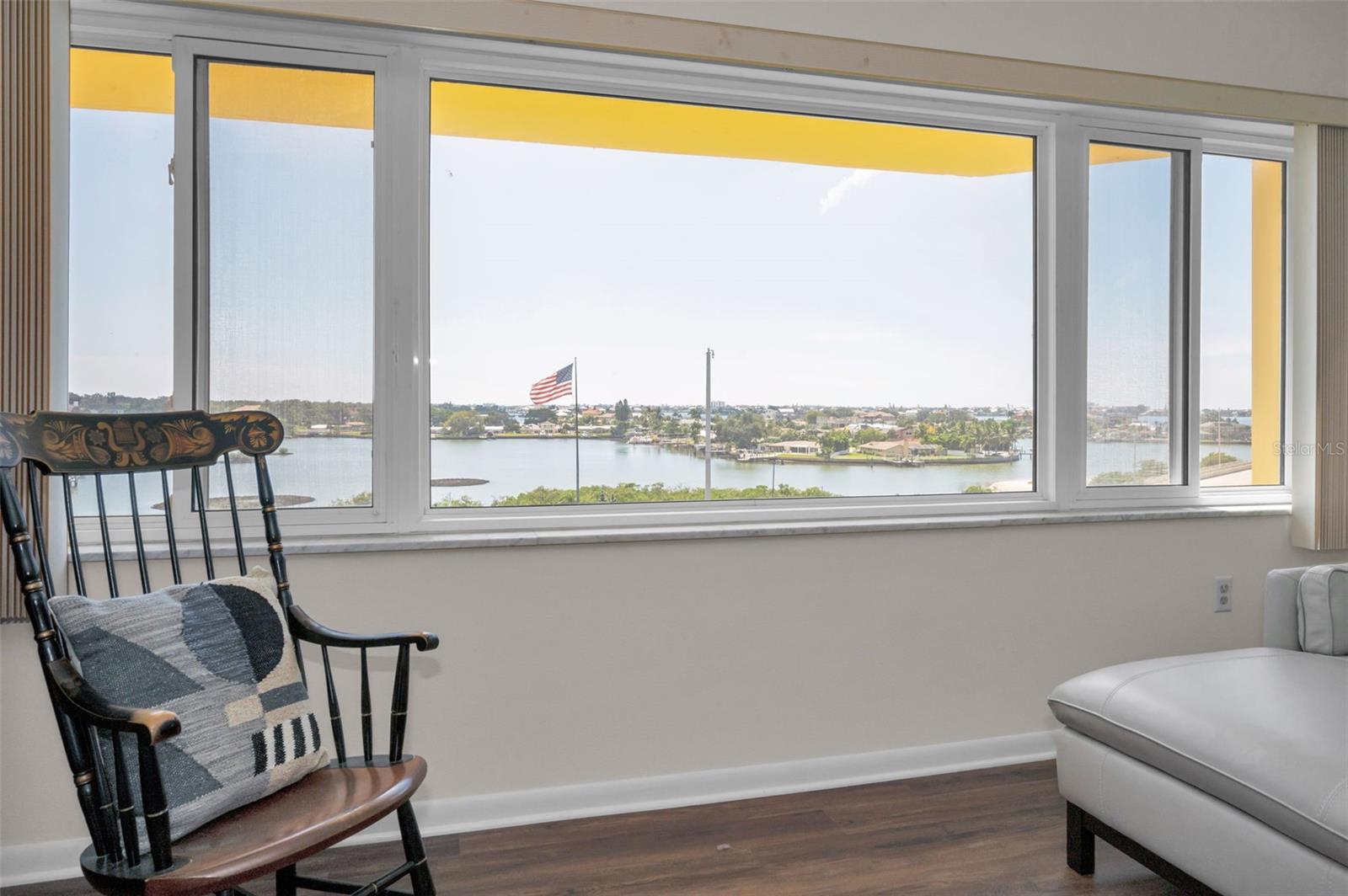 HARBOUR CLUB CONDO 3 - Residential