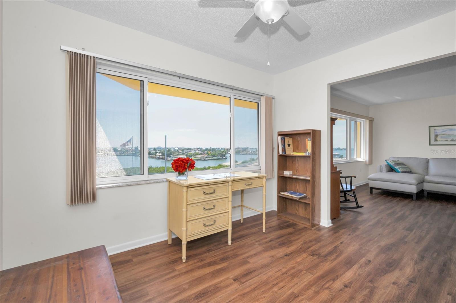 HARBOUR CLUB CONDO 3 - Residential