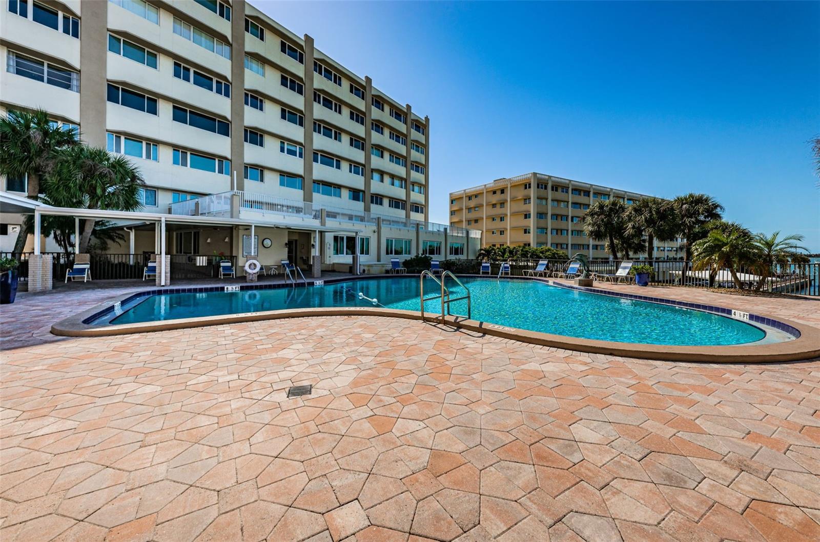 HARBOUR CLUB CONDO 3 - Residential