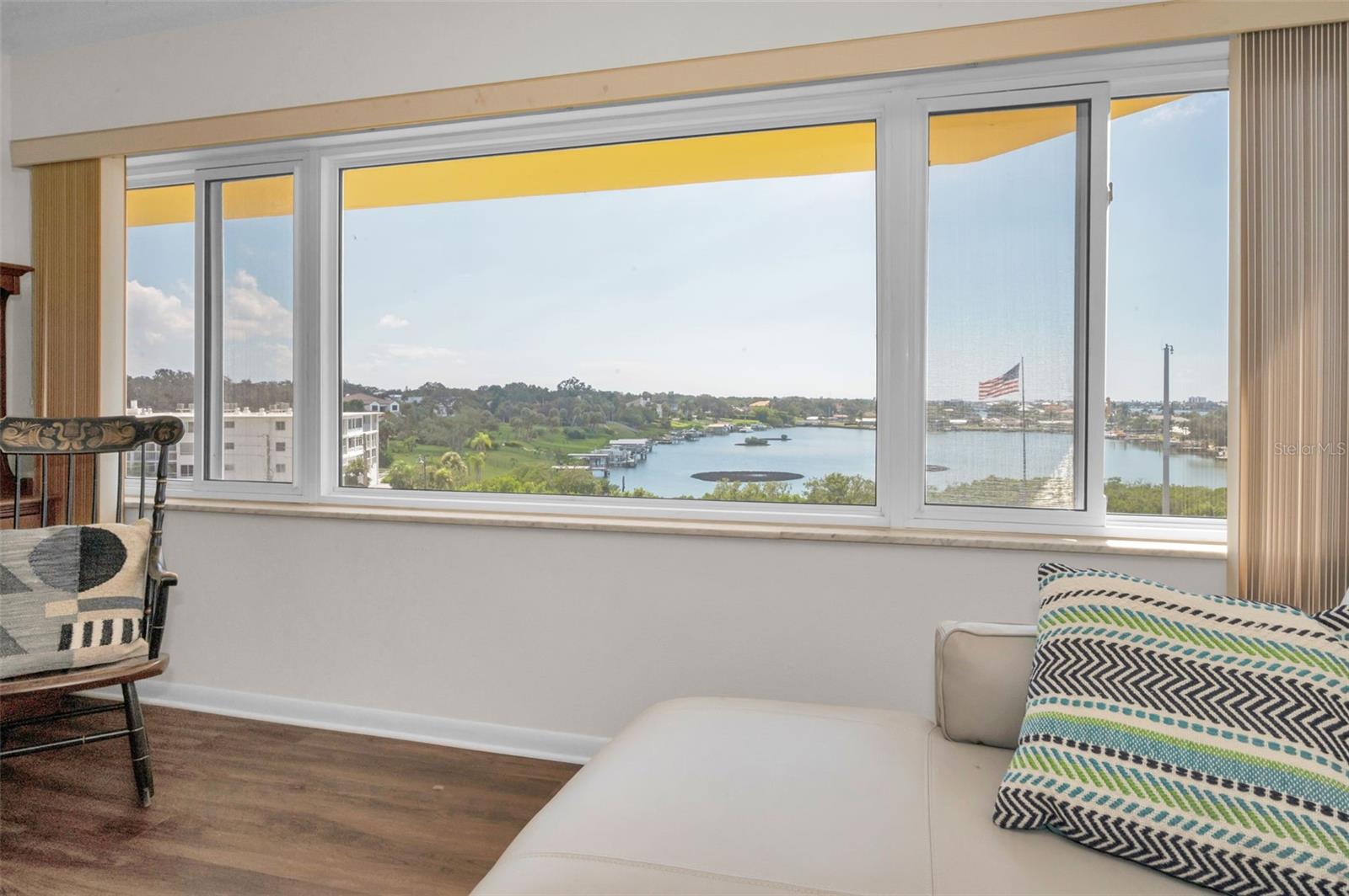 HARBOUR CLUB CONDO 3 - Residential