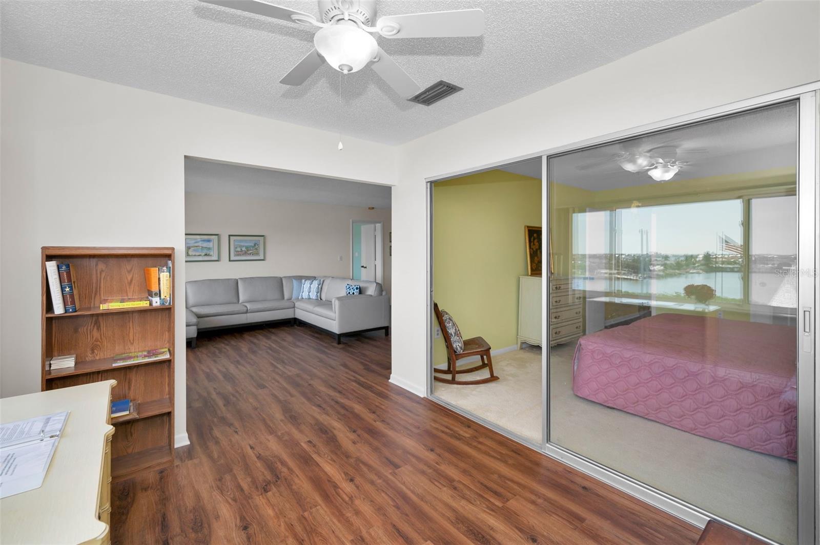 HARBOUR CLUB CONDO 3 - Residential