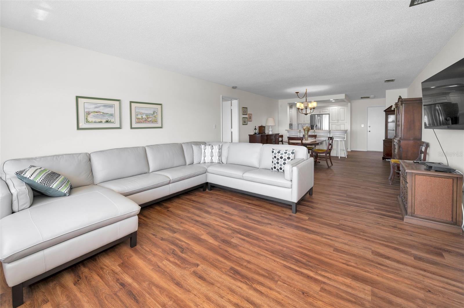 HARBOUR CLUB CONDO 3 - Residential