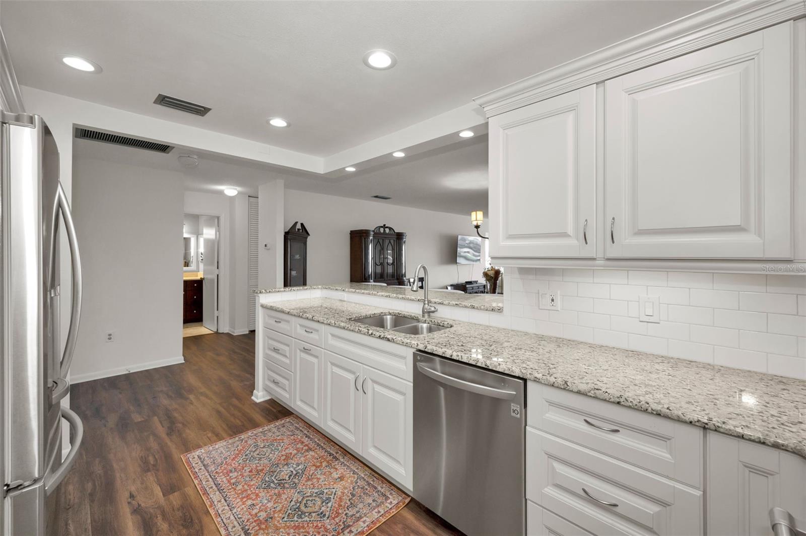 HARBOUR CLUB CONDO 3 - Residential