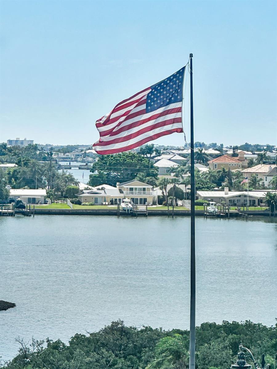 HARBOUR CLUB CONDO 3 - Residential