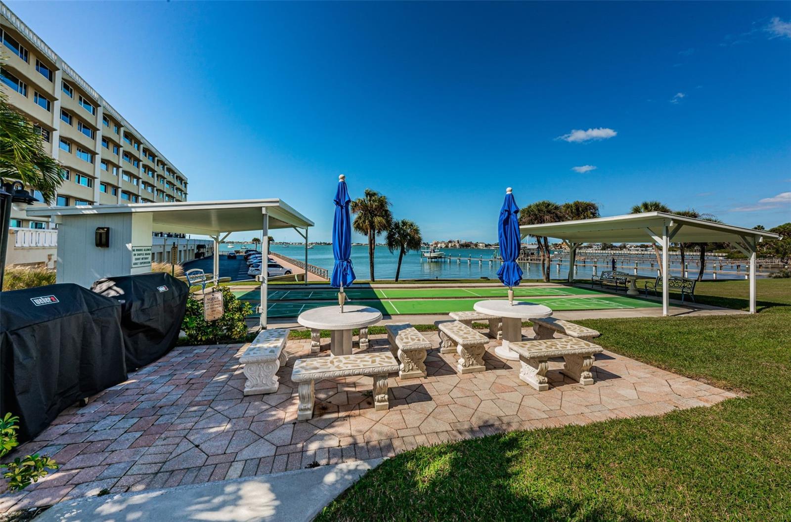 HARBOUR CLUB CONDO 3 - Residential