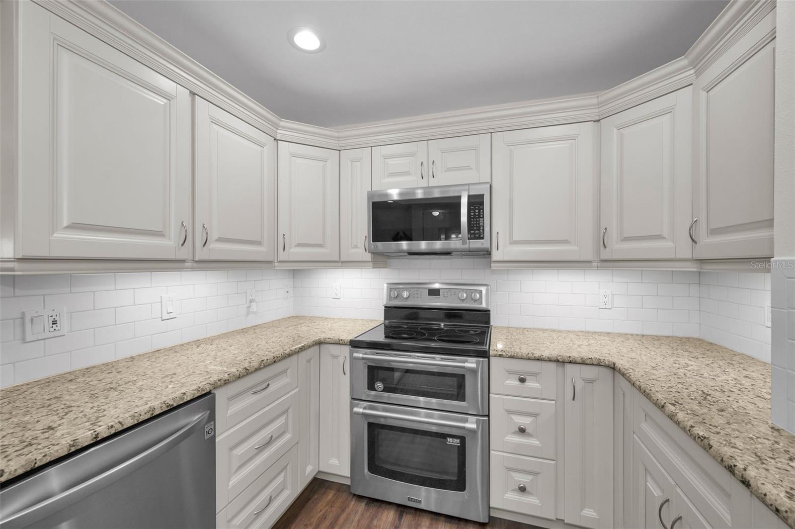 HARBOUR CLUB CONDO 3 - Residential