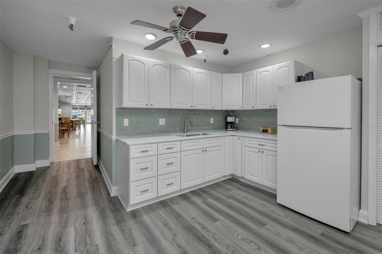 HARBOUR CLUB CONDO 3 - Residential