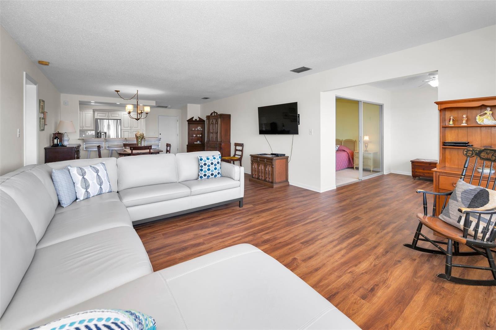 HARBOUR CLUB CONDO 3 - Residential