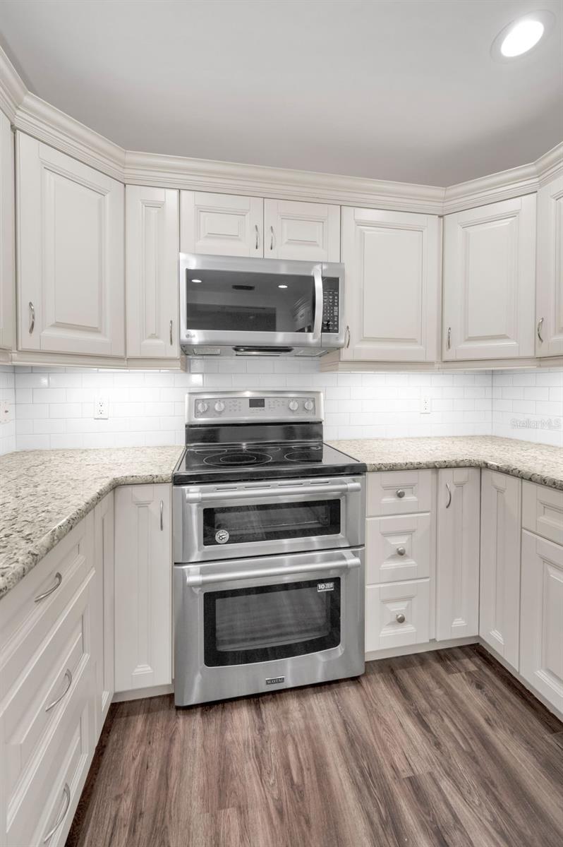 HARBOUR CLUB CONDO 3 - Residential