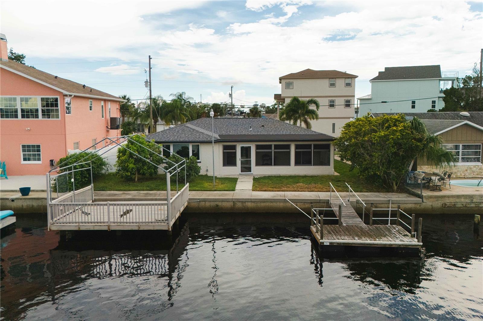 HUDSON BEACH ESTATES - Residential Lease