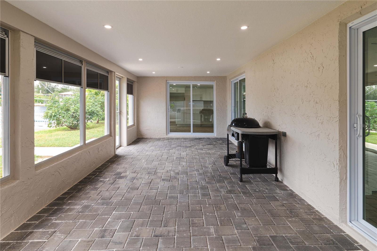 HUDSON BEACH ESTATES - Residential Lease