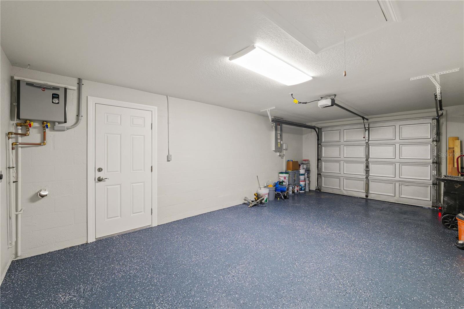 HUDSON BEACH ESTATES - Residential Lease