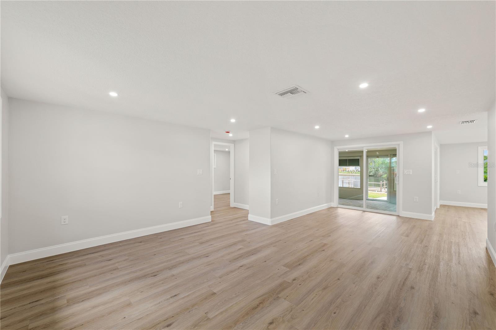 HUDSON BEACH ESTATES - Residential Lease