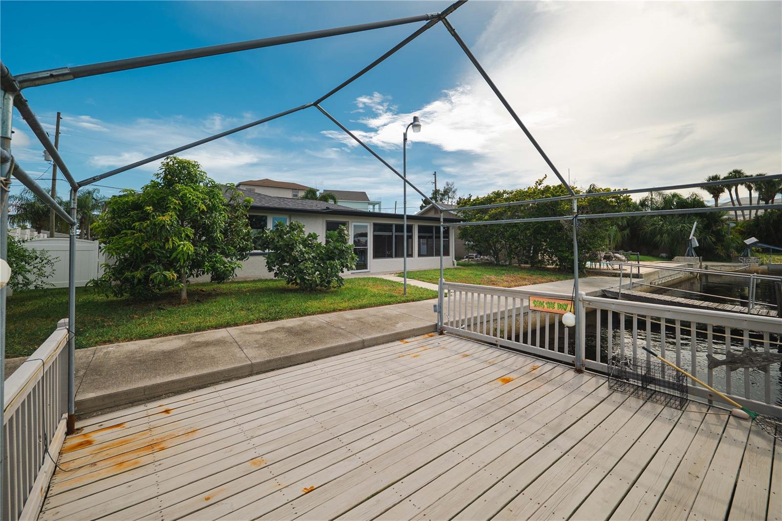 HUDSON BEACH ESTATES - Residential Lease