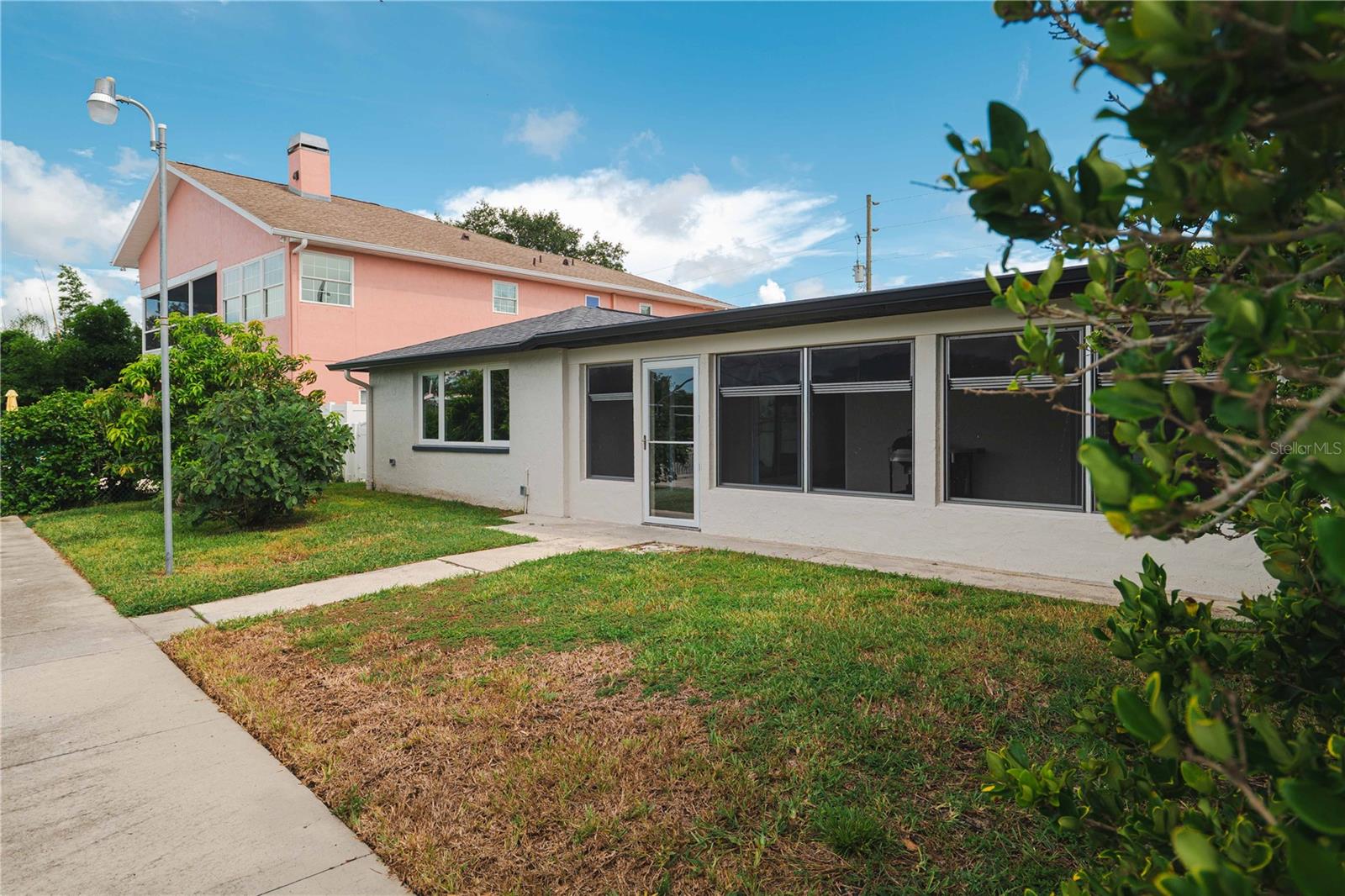 HUDSON BEACH ESTATES - Residential Lease