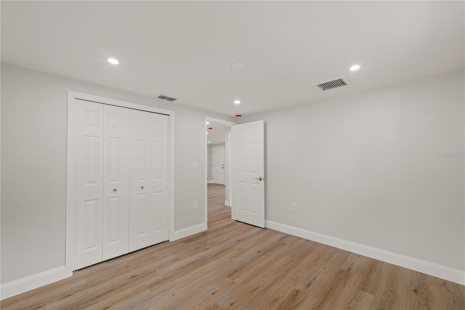 HUDSON BEACH ESTATES - Residential Lease