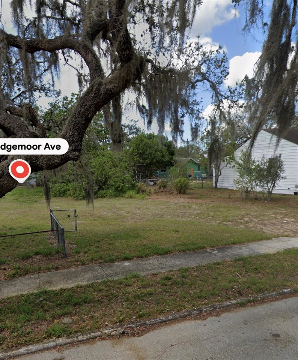 Photo of 1131 Edgemoor Avenue, Sebring, FL 33870 (MLS # TB8518824)