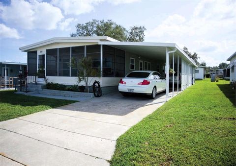 A home in LAKELAND