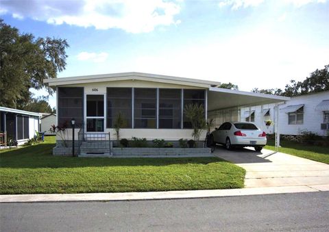 A home in LAKELAND