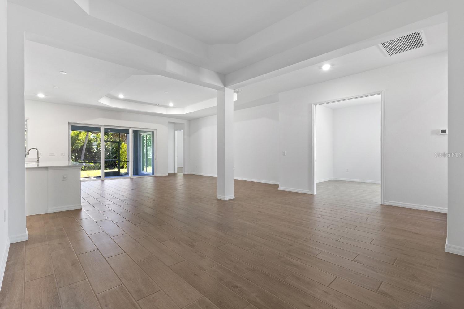 SANDY KEY - Residential