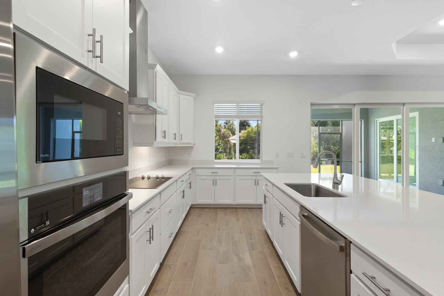 SANDY KEY - Residential