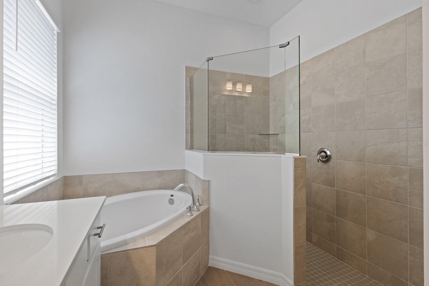 SANDY KEY - Residential