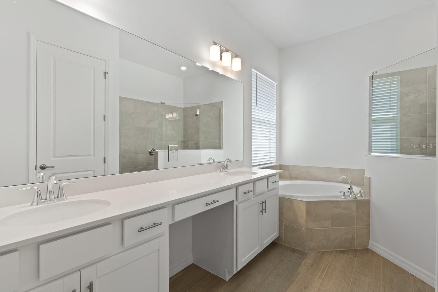 SANDY KEY - Residential