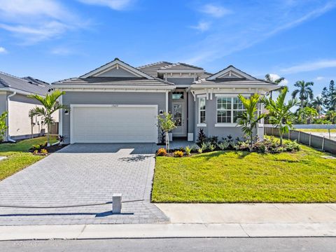 Photo of 13629 Cerith Court, Fort Myers, FL 33908 (MLS # C7515532) Photo of 13629 Cerith Court, Fort Myers, FL 33908 (MLS # C7515532)