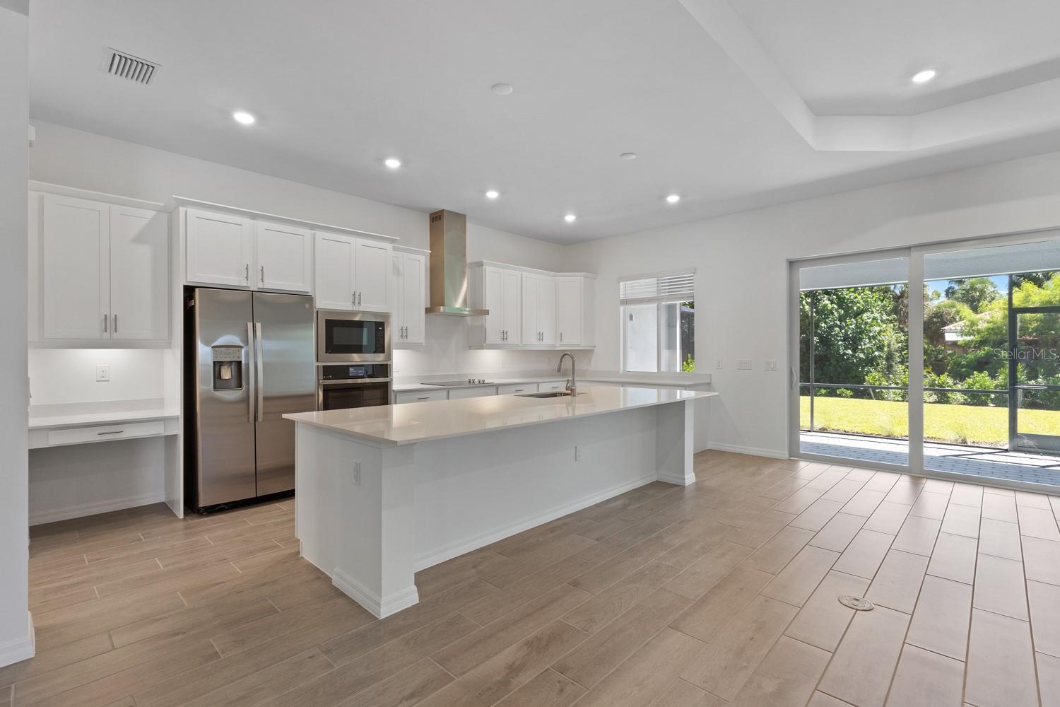 SANDY KEY - Residential