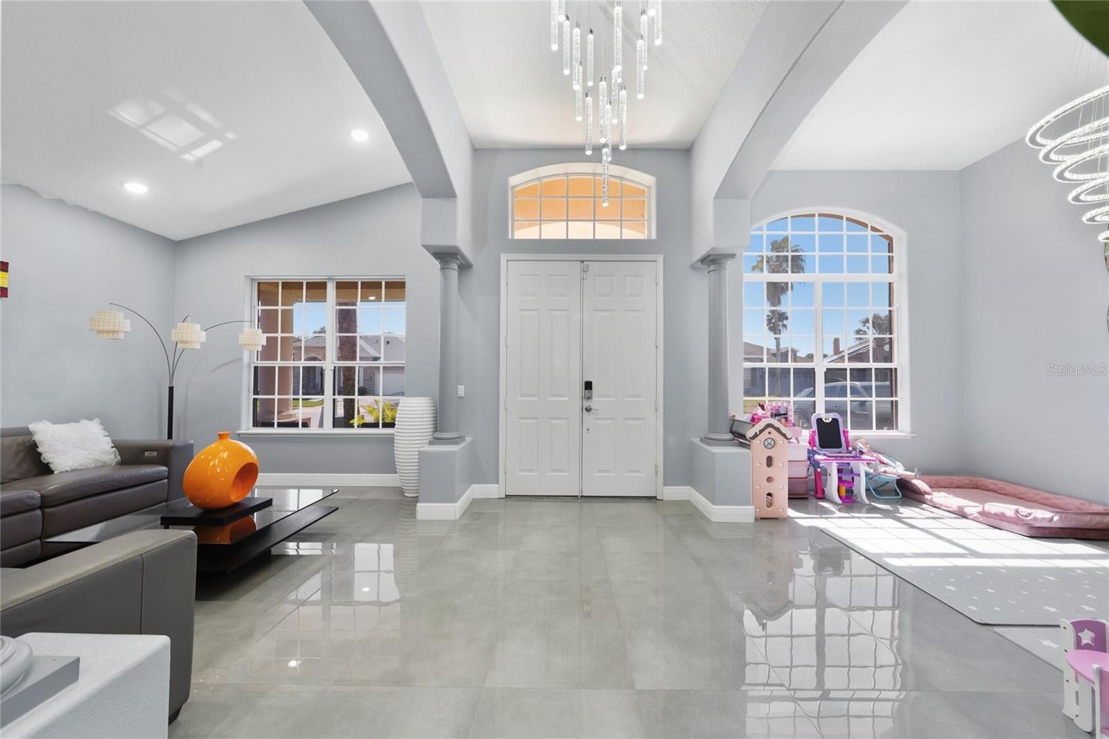 2111 DRIVE WAY