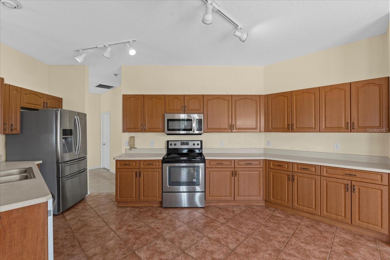 MARITIME ESTATES SUB - Residential Lease