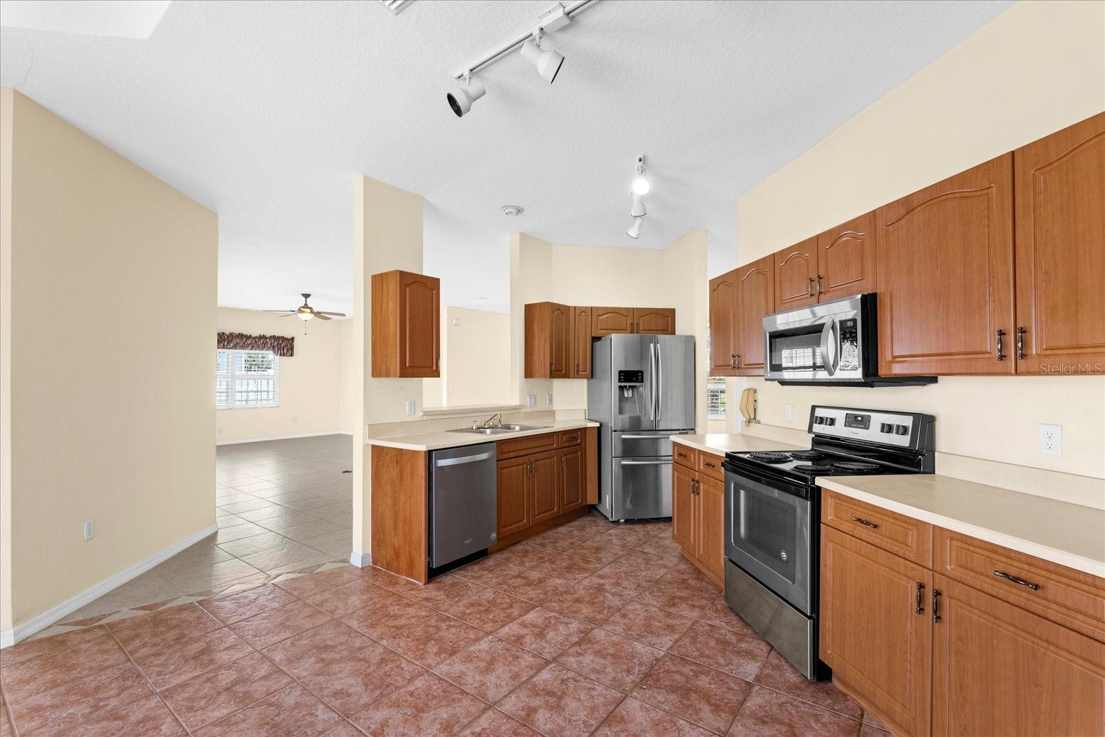 MARITIME ESTATES SUB - Residential Lease