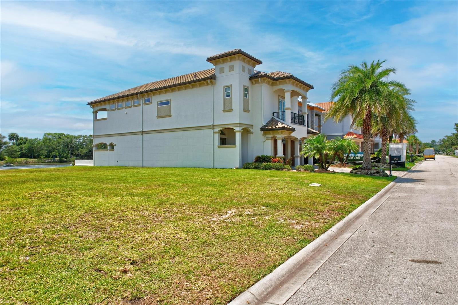 254 YACHT HARBOR DRIVE