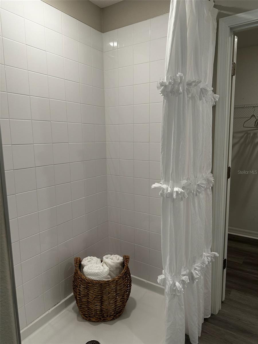 LEISEY SUB - Residential