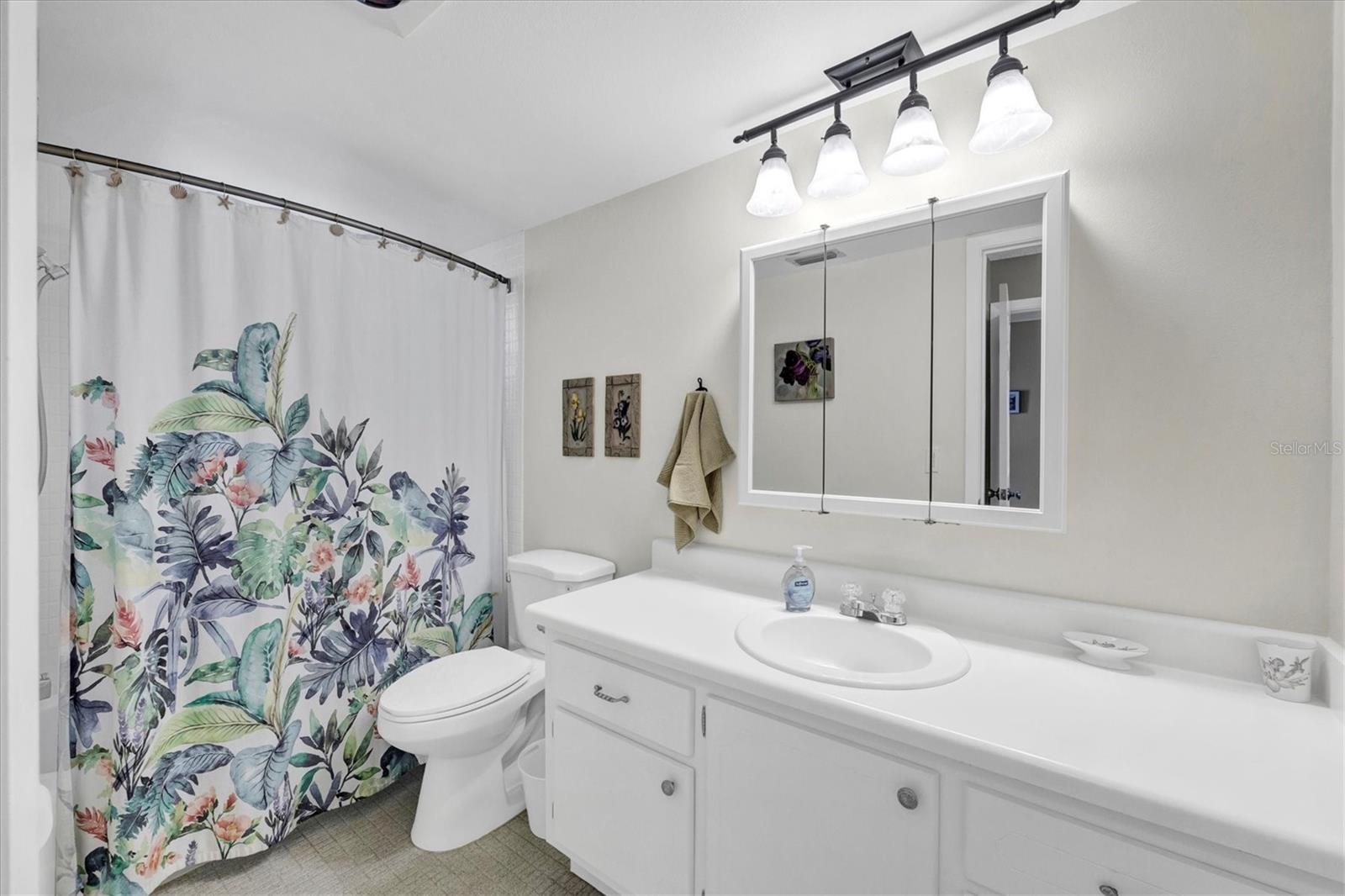 IRONWOOD SIXTH - Residential