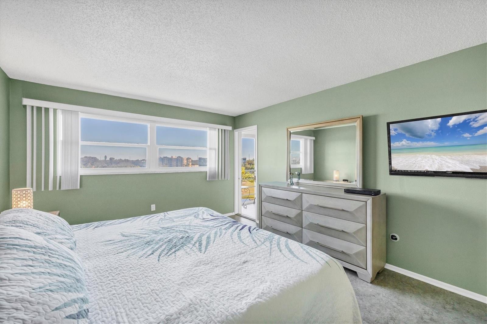 IRONWOOD SIXTH - Residential