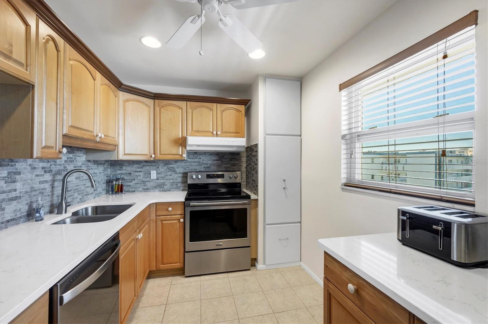 IRONWOOD SIXTH - Residential