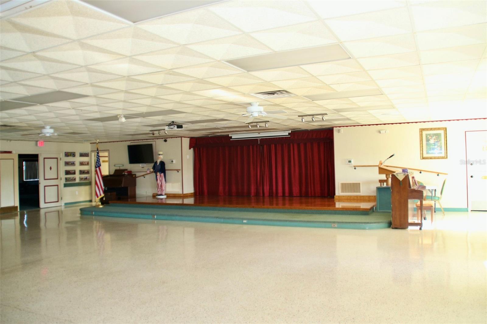 GOLDEN GATE MOBILE HOME PARK UNREC - Residential