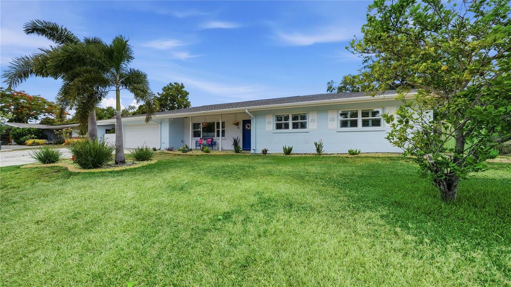Photo of 2561 Sunnyside Street, Sarasota, FL 34239 (MLS # A4694467)