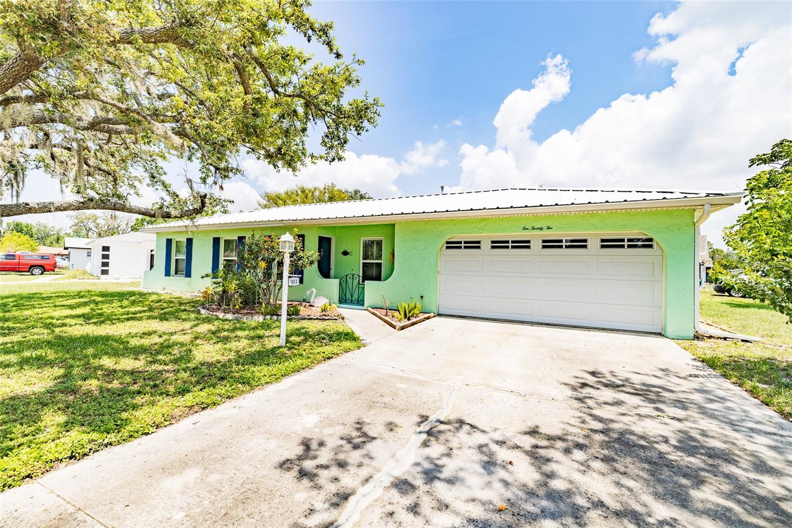 1022 GREENBRIAR DRIVE