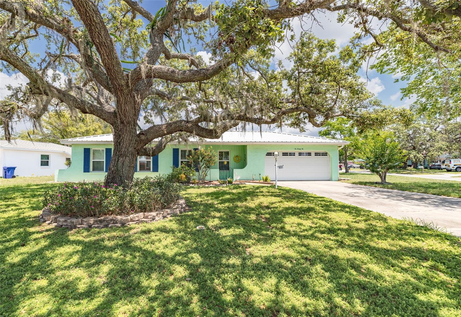 1022 GREENBRIAR DRIVE