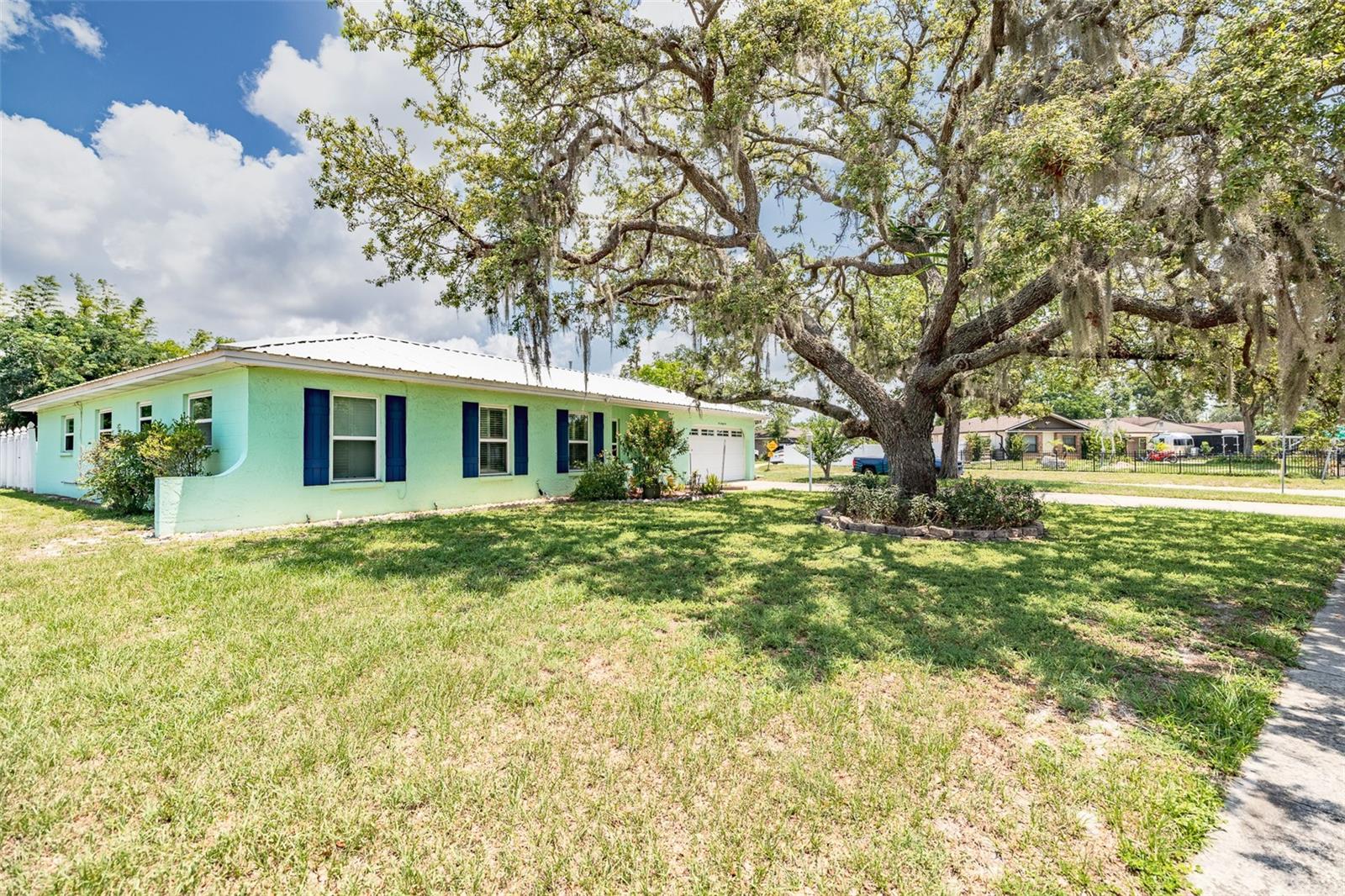 1022 GREENBRIAR DRIVE