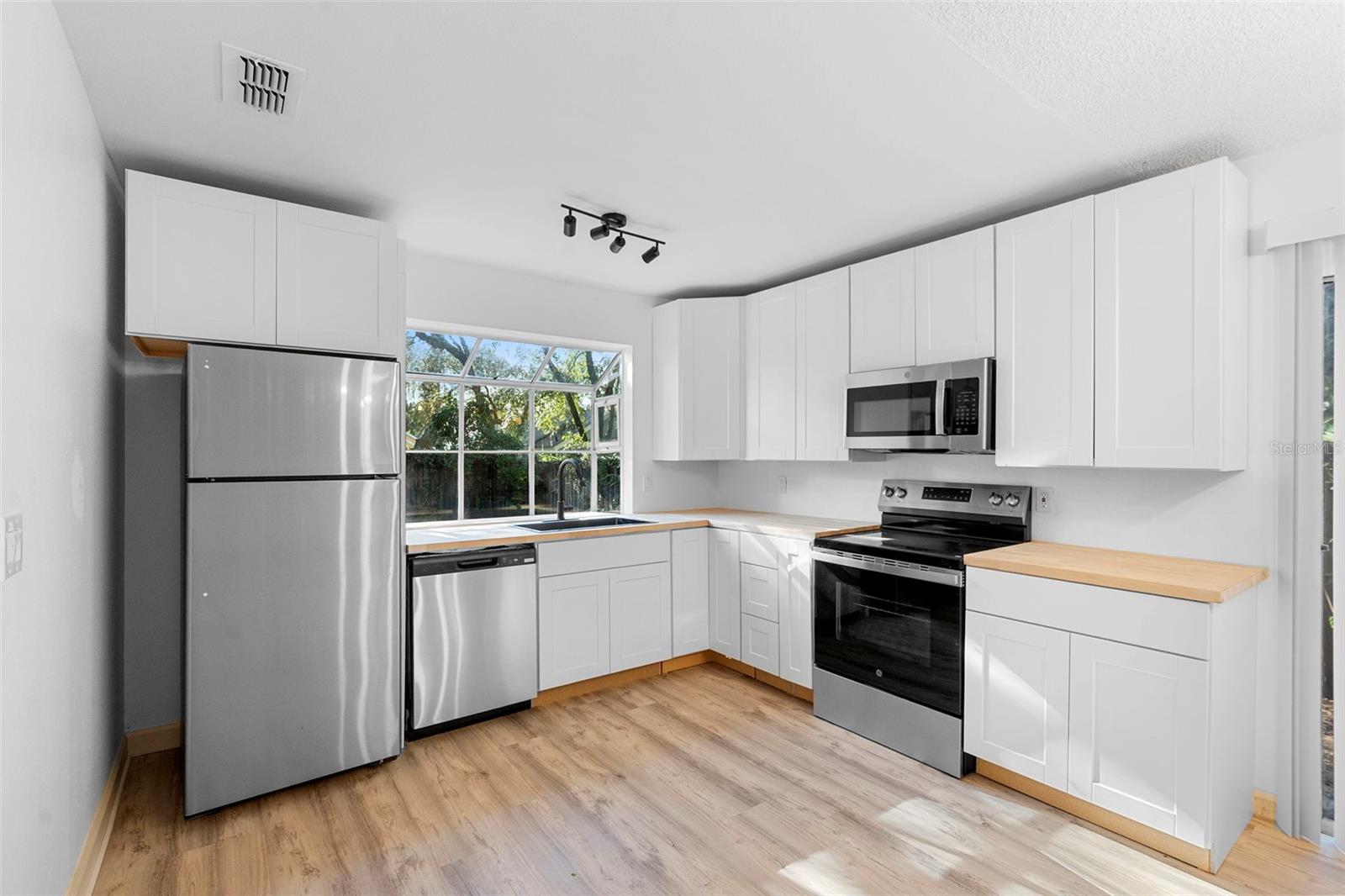 SHEELER OAKS PH 02 SEC B - Residential