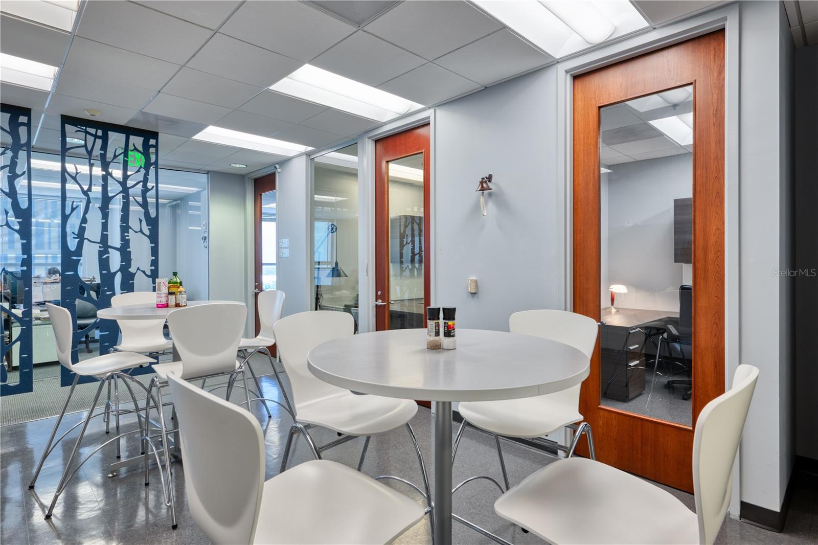 SUN BANK CENTER - Commercial Lease