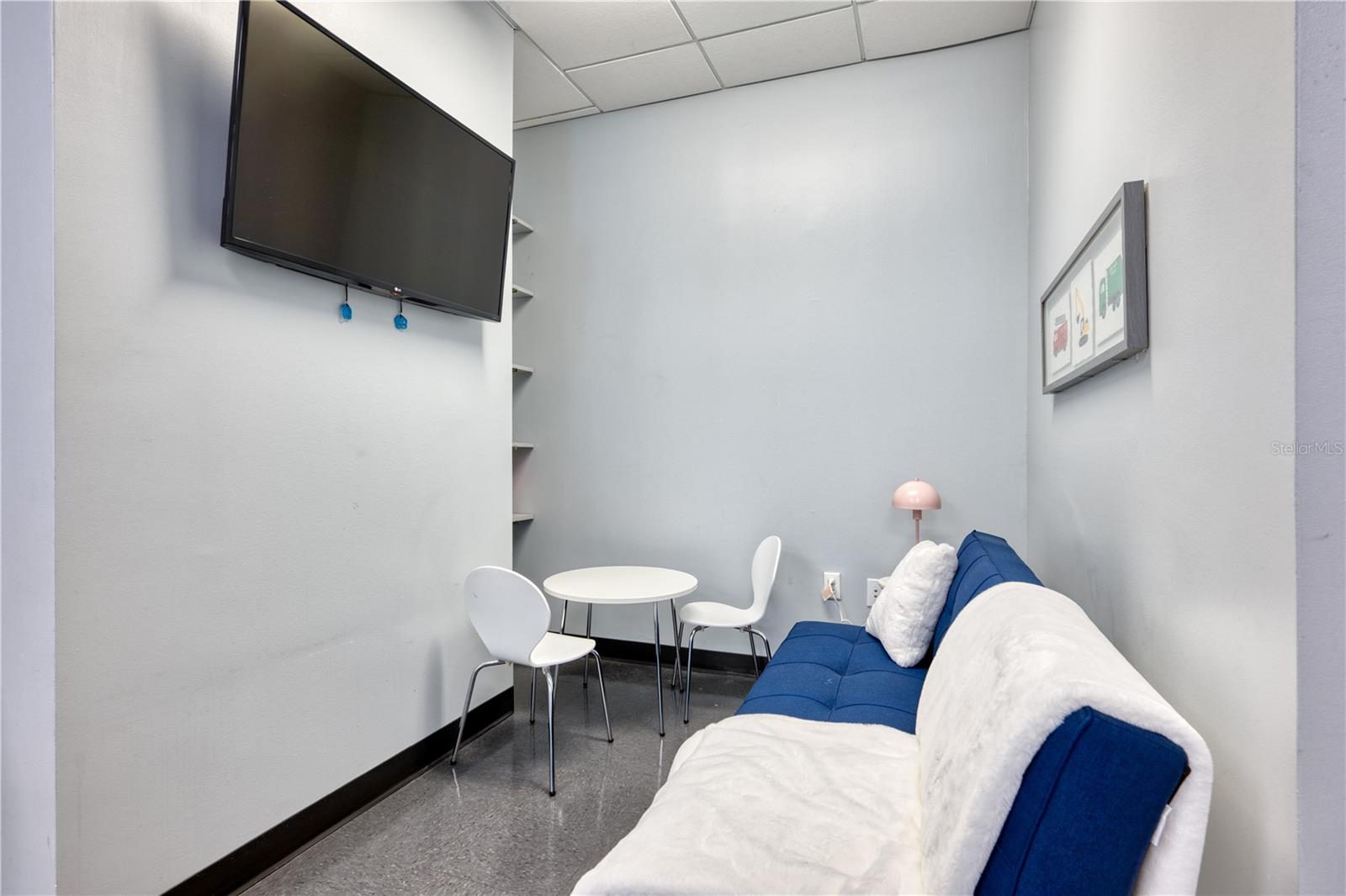 SUN BANK CENTER - Commercial Lease