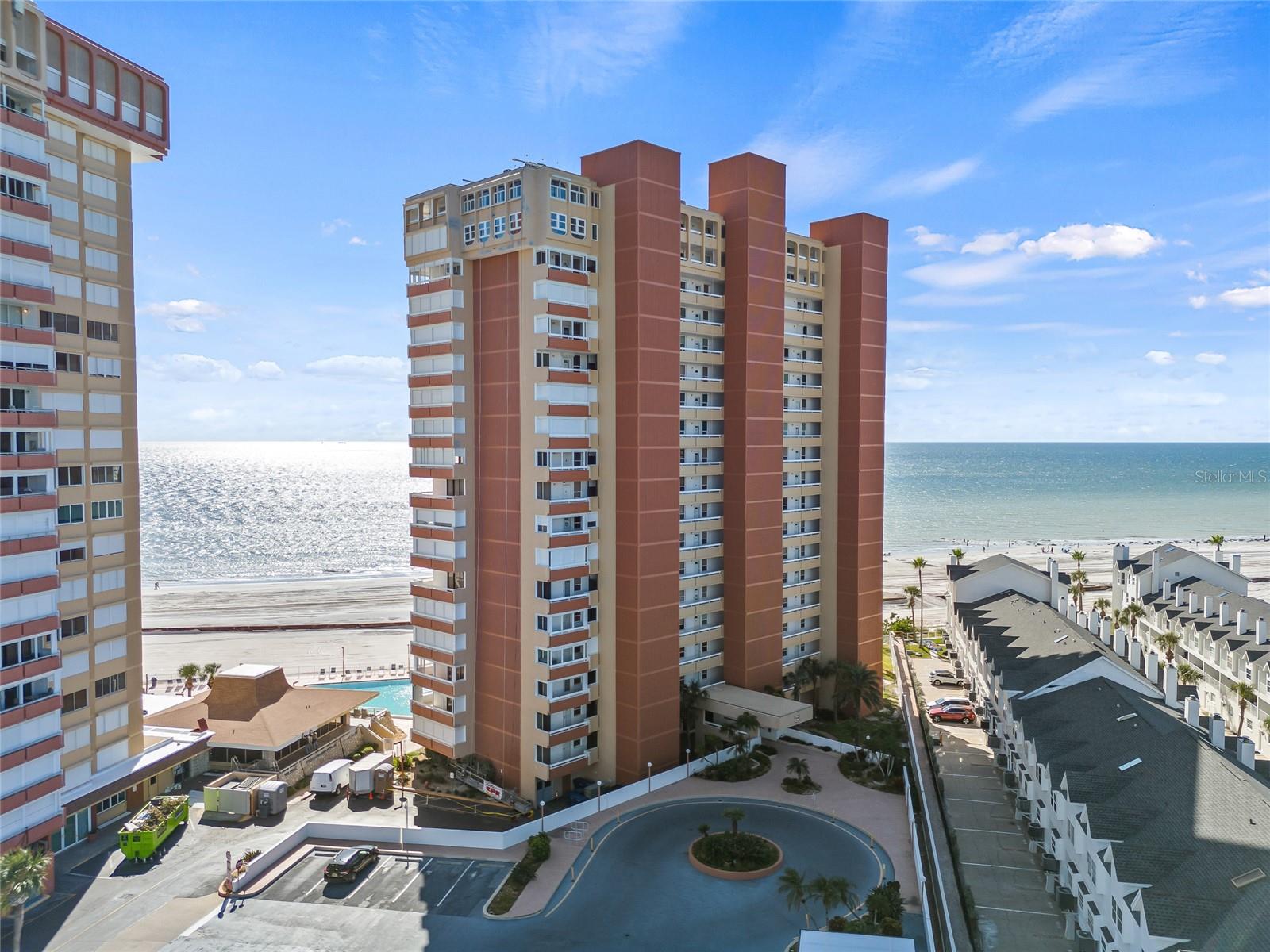 REDINGTON TOWERS 3 CONDO - Residential